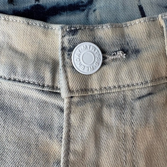 WEEKDAY, size W28 L34 white acid washed bleached look skinny jeans - Picture 5 of 9